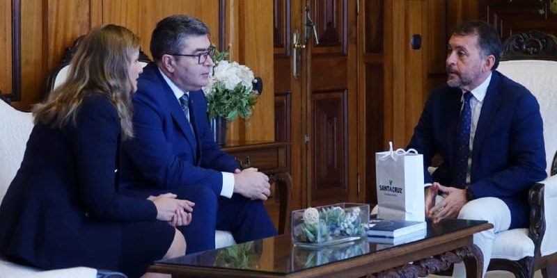 240416 Visita de Florea Tiberiu Trifan, cónsul de Rumanía en Madrid