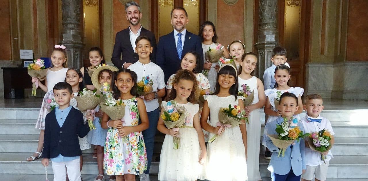 240426 Santa Cruz tendrá este sábado nuevo Mago y Maga infantil de las F…