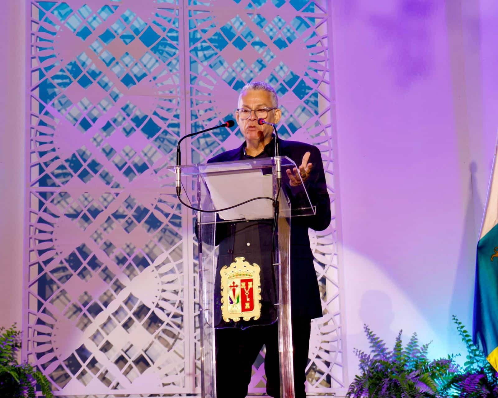 270424 Isidro Felipe Acosta pregón Fiestas de Mayo 2024