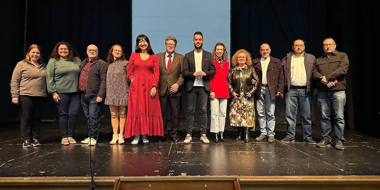 FOTO DE FAMILIA PREMIOS FESTIVAL DE TEATRO