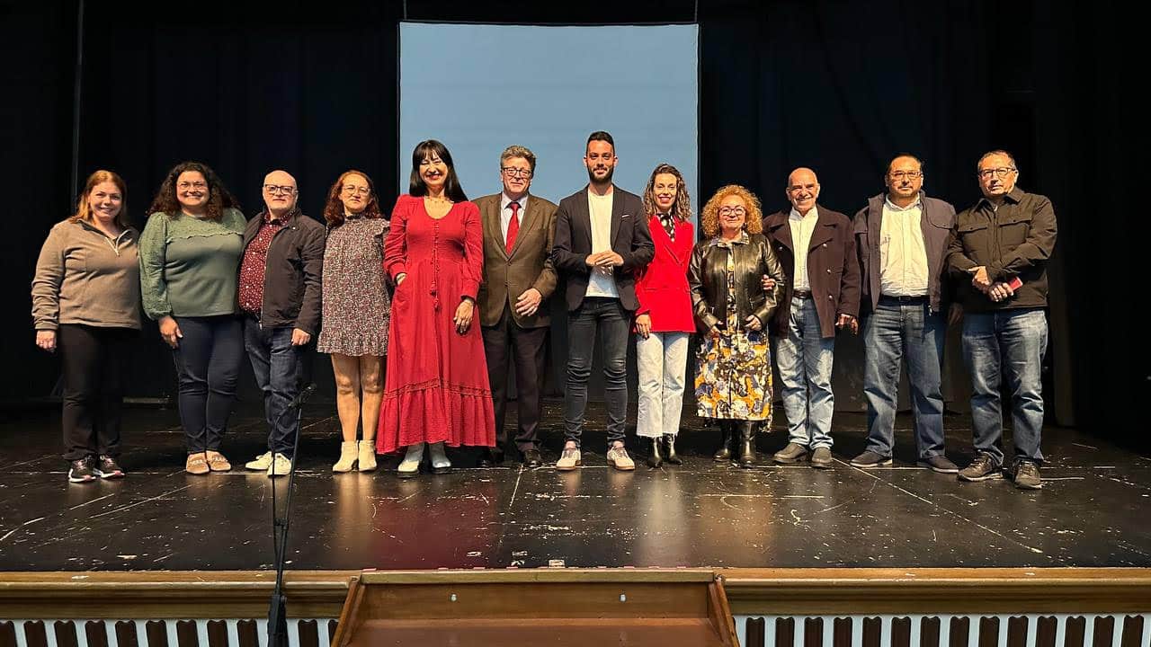 FOTO DE FAMILIA PREMIOS FESTIVAL DE TEATRO