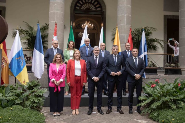 GOBIERNO Y CABILDOS PACTAN UN MODELO DE DESARROLLO SOSTENIBLE 30-4-24