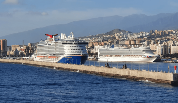 MES DE CRUCEROS EN EL PUERTO DE SANTA CRUZ-ABRIL 2024