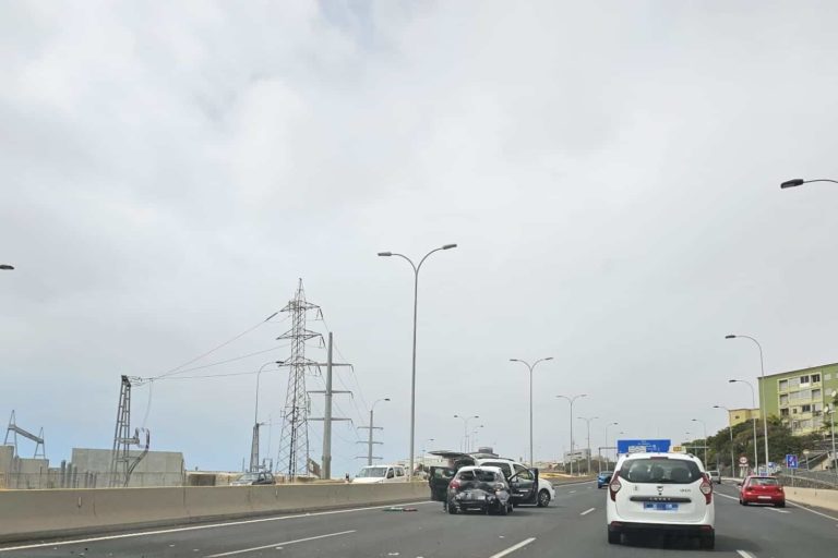 MUJER HERIDA EN ACCIDENTE DE TRÁFICO EN LA TF-5 8-4-24