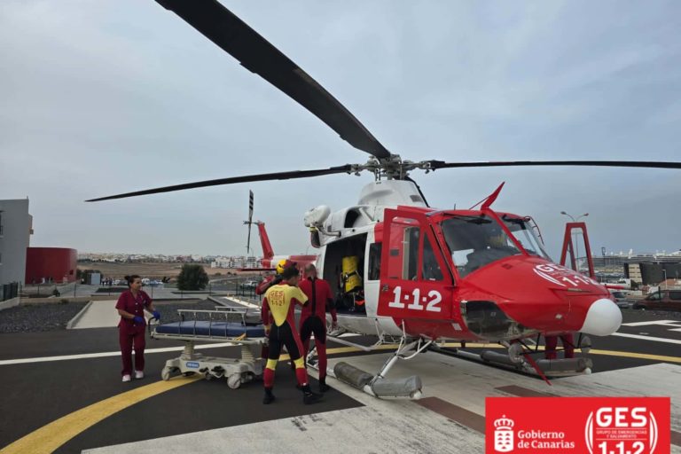 PESCADOR RESCATADO POR UN HELICÓPTERO TRAS CAER EN UNOS ACANTILADOS EN ANTIGUA 18-4-24