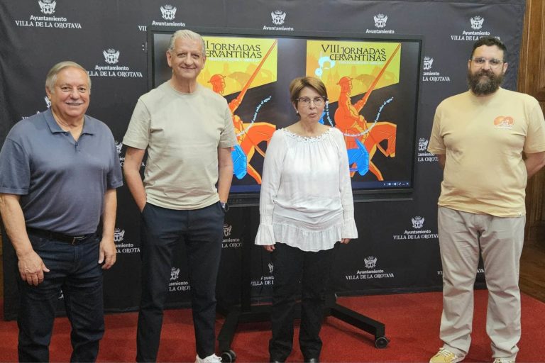 PRESENTACIÓN JORNADAS CERVANTINAS CON ALCALDE, MIEMBROS DE ALISIOS Y AUTOR CARTEL