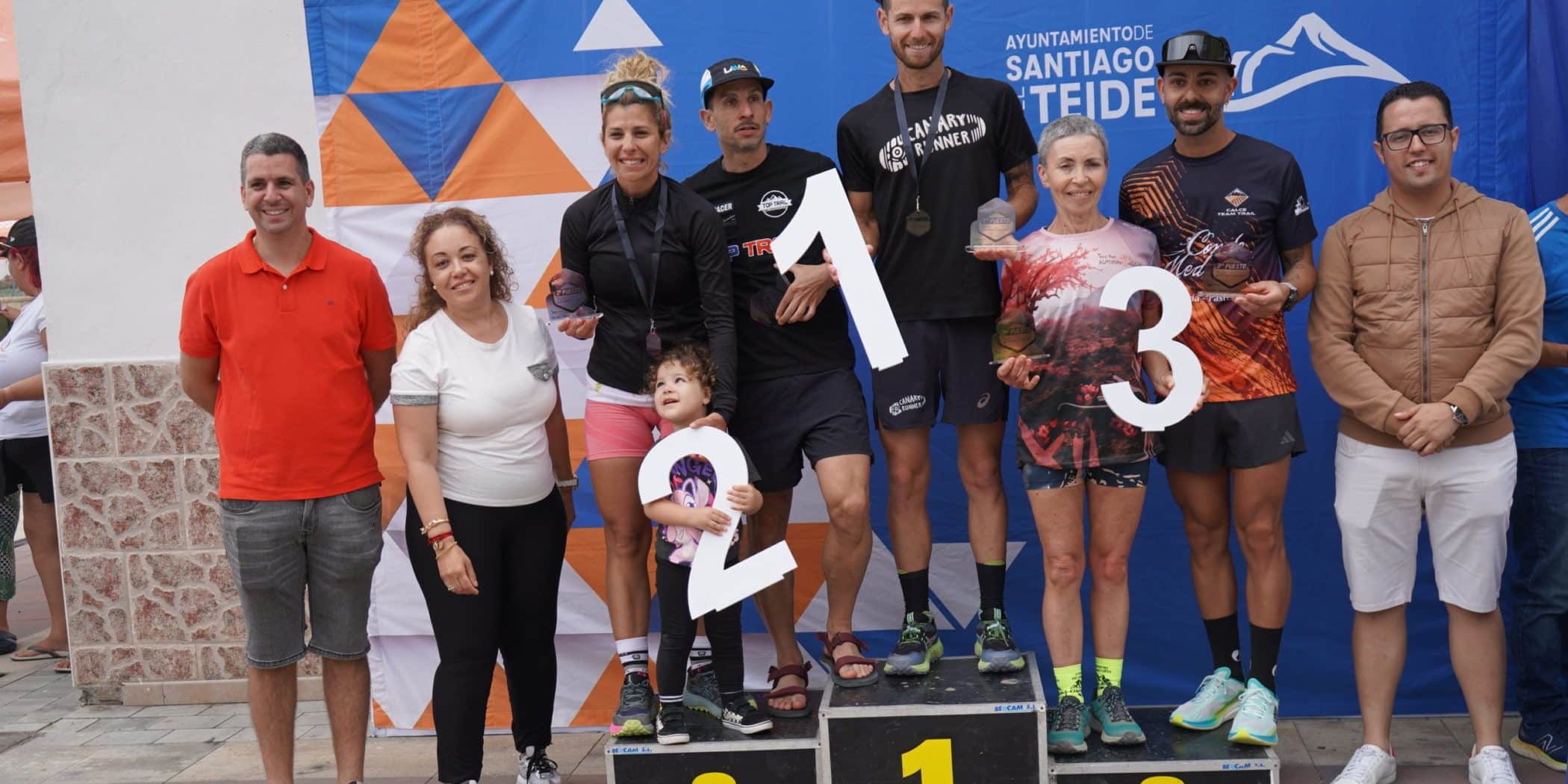 Podio masculino y femenino general 21km