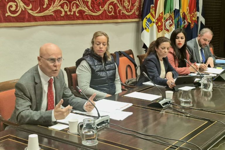 Presentación Informe Anual en la Mesa de la Comisión 3