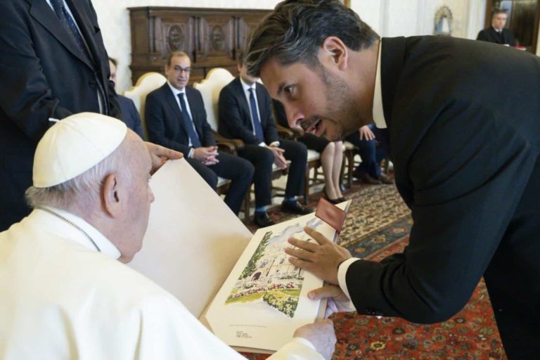 Recepción Papa Francisco GCPHE_2 © Vatican Media