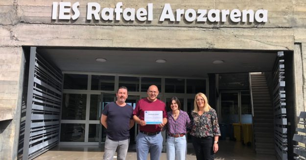 concejal del ayto y docentes del IES RAFAEL AROZARENA