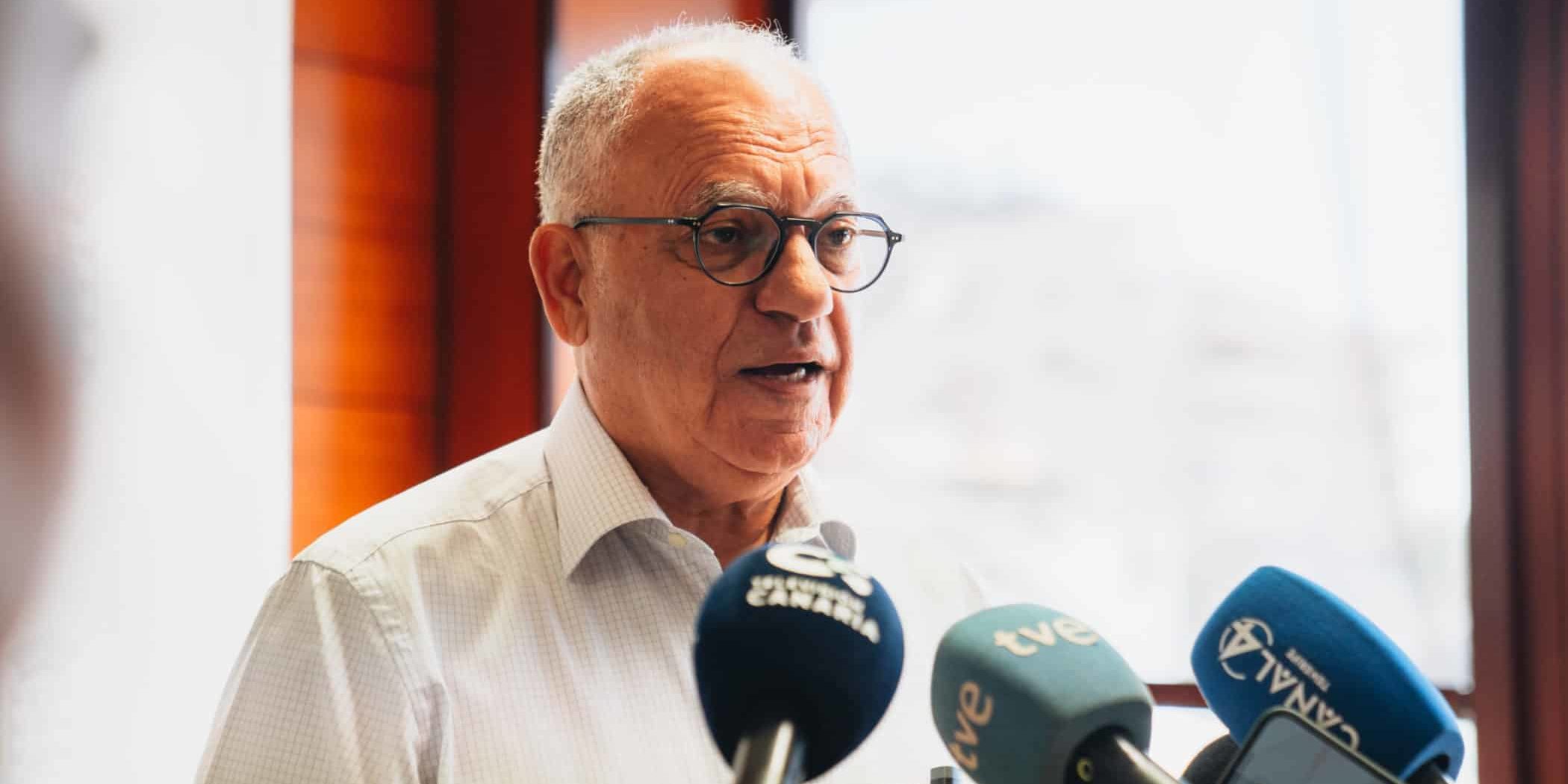 080524 Casimiro Curbelo, presidente del Cabildo de La Gomera
