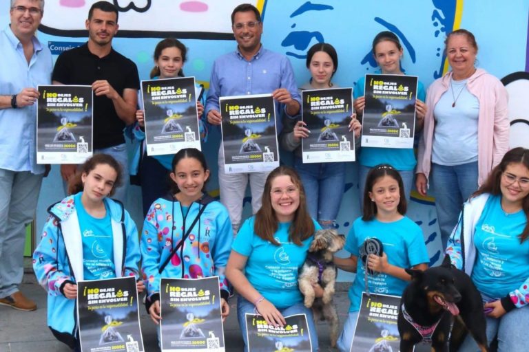 100524 Presentación campaña Consejo de la Infancia contra excrementos animales en la vía pública 03