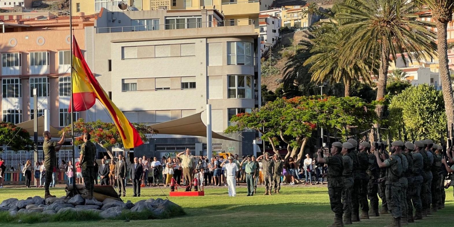 220524 Imagen de un anterior Solemne Acto de Arriado de Bandera en la isla de La Gomera