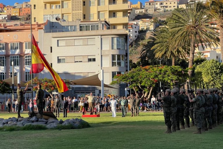 220524 Imagen de un anterior Solemne Acto de Arriado de Bandera en la isla de La Gomera