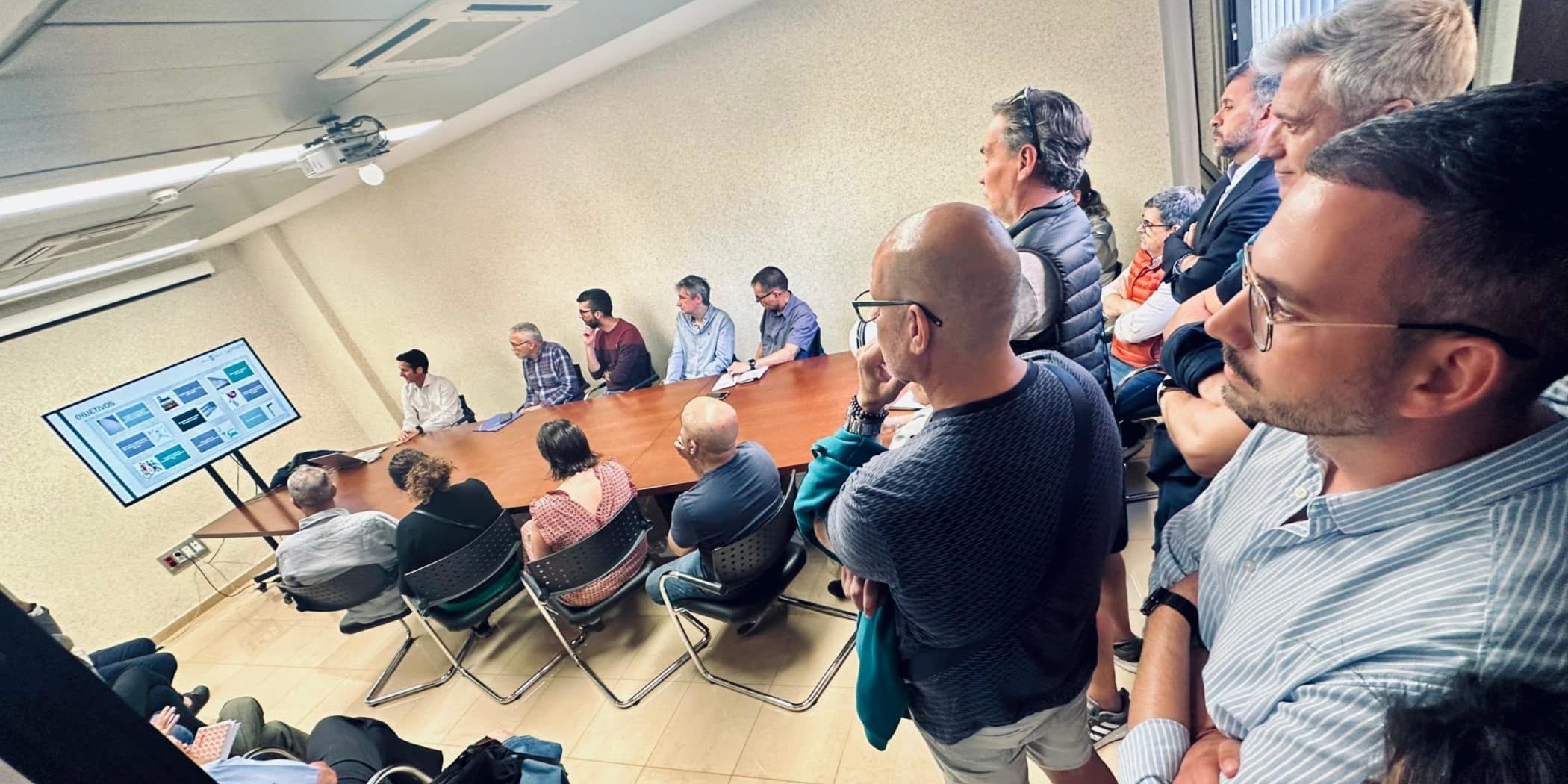 240529 Reunión con vecinos por la TF-180