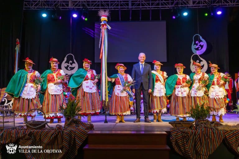 ALCALDE CON NUEVA ROMERA MAYORES Y DEMÁS CANDIDATAS