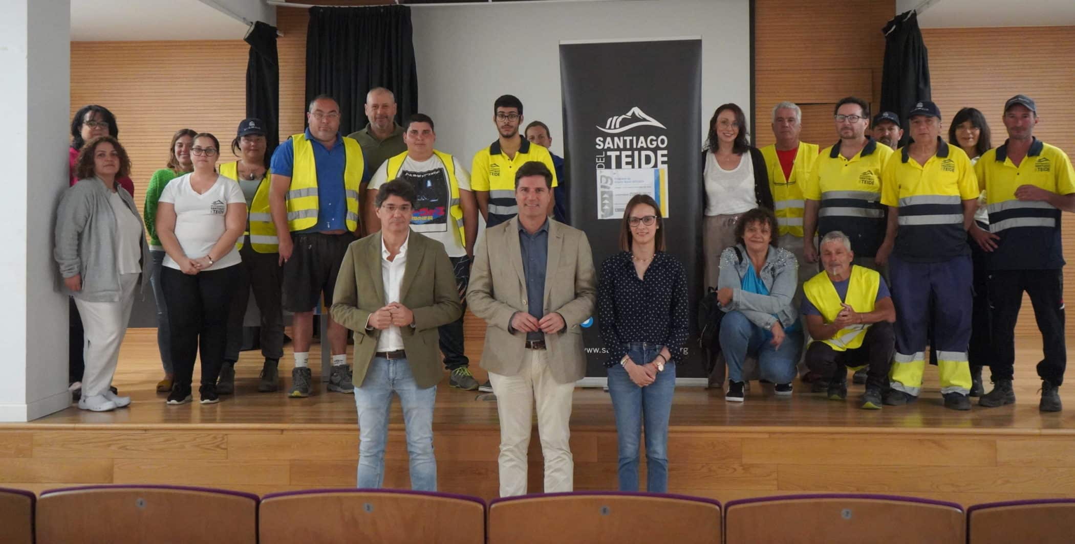 El alcalde en la presentación oficial de la segunda fase del convenio de empleo social 2023-2024
