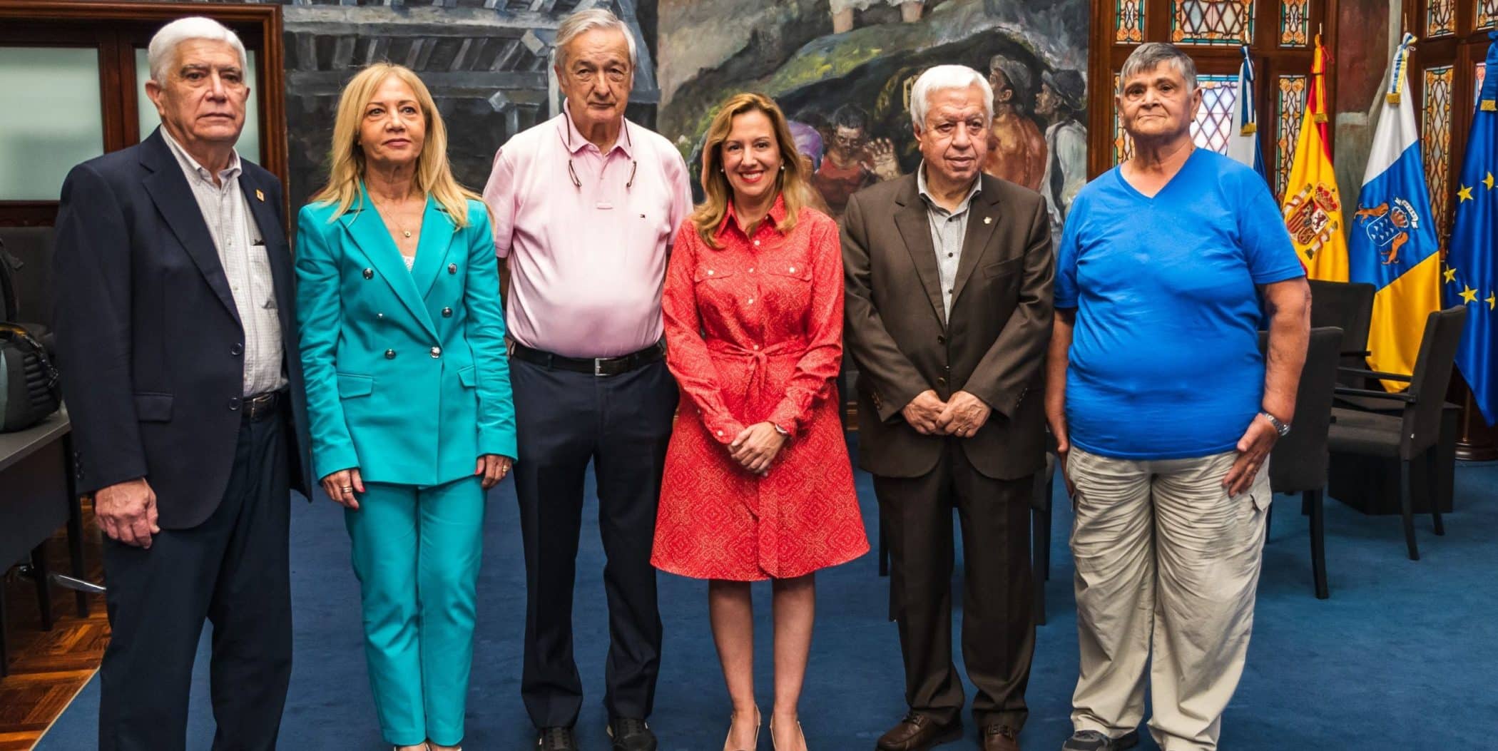FOTO DE FAMILIA PREMIOS CANARIAS Y MEDALLAS DE ORO 2024