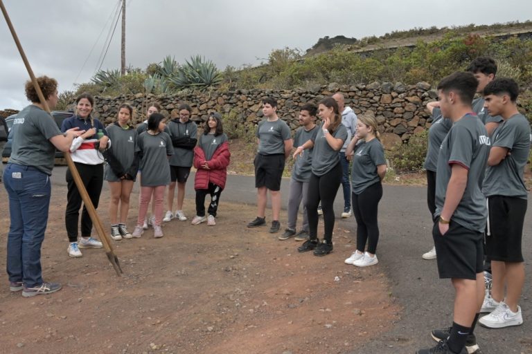 FOTO. Exhibición del salto del pastor en la isla de El Hierro. Semana Canaria de Deportes Autóctonos (1)