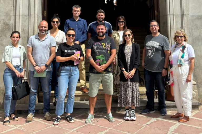 Fotografia de Jorge con los directores (2)