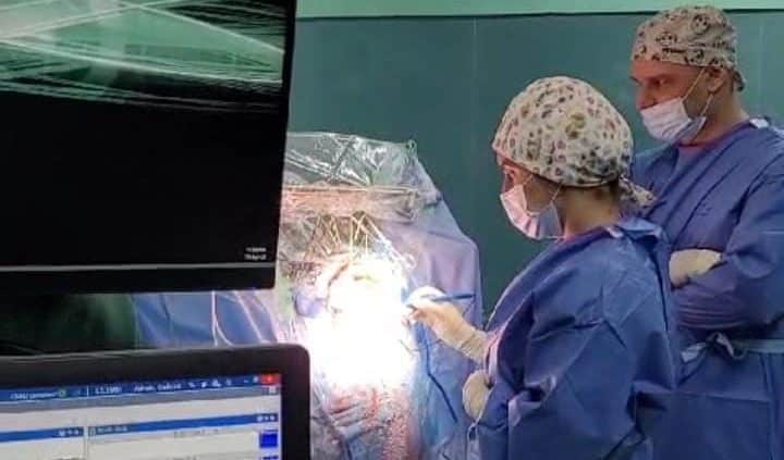 Monitorización neurofisiológica intraoperatoria en una intervención en el HUC