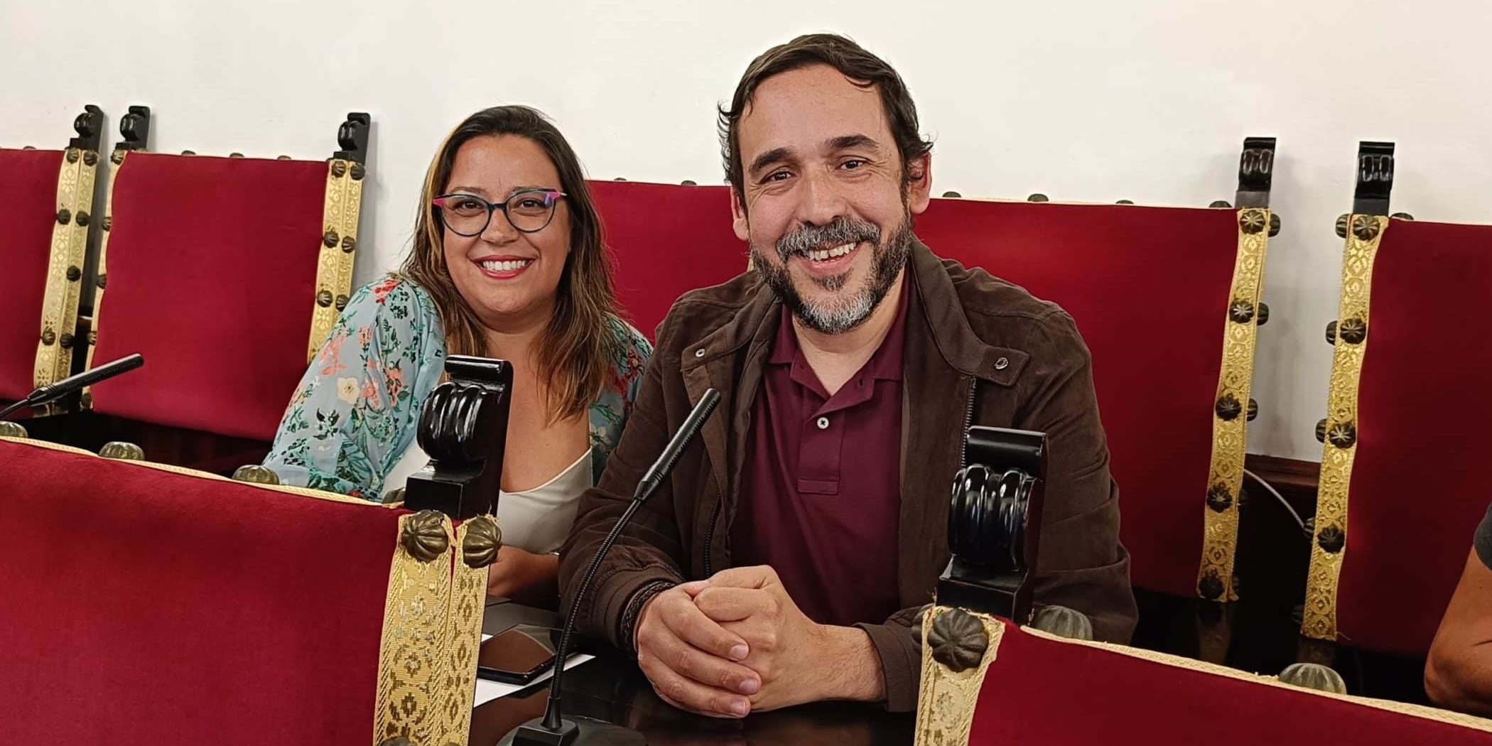 Rubens Ascanio e Idaira Afonso en el pleno de La Laguna