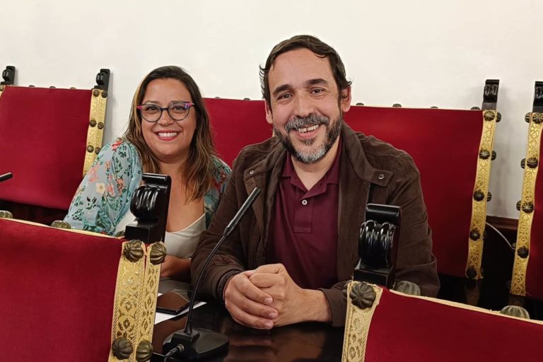 Rubens Ascanio e Idaira Afonso en el pleno de La Laguna