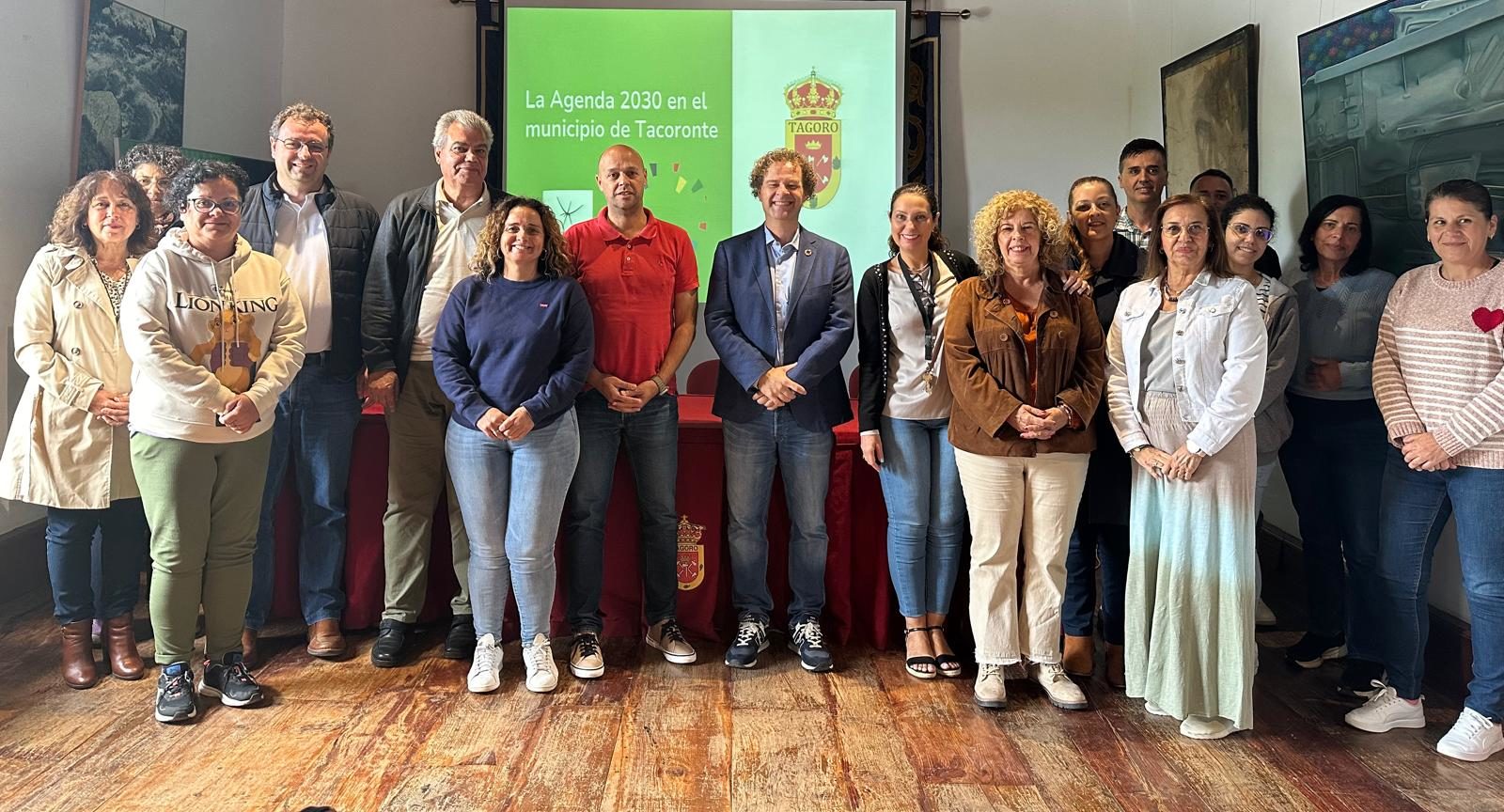 TACORONTE_ Foto de familia con ponente, autoridades y personal técnico del Ayto