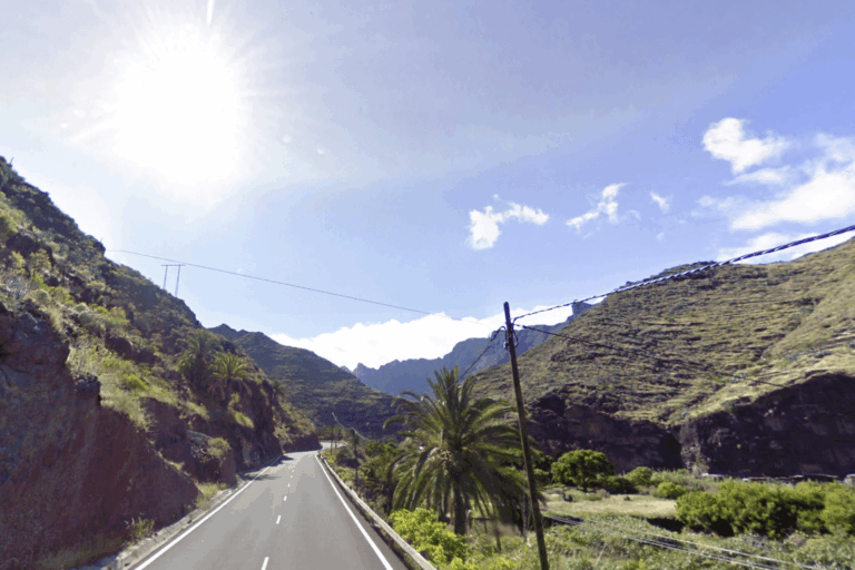 110624 Tramo de carretera de la vía CV-1 que une el casco de San Sebastián con Chejelipes