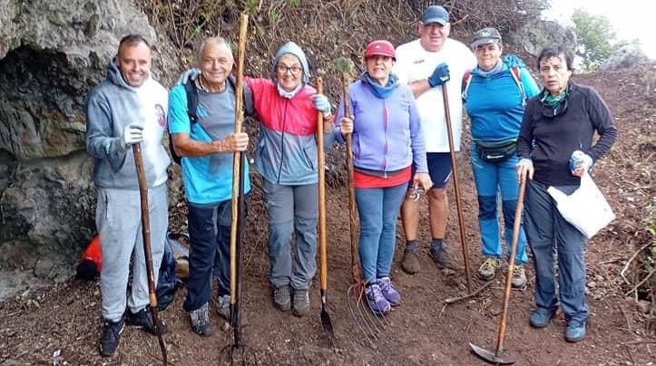 Actividad Caminos con historia recuperación Camino El Barbuzano (3)