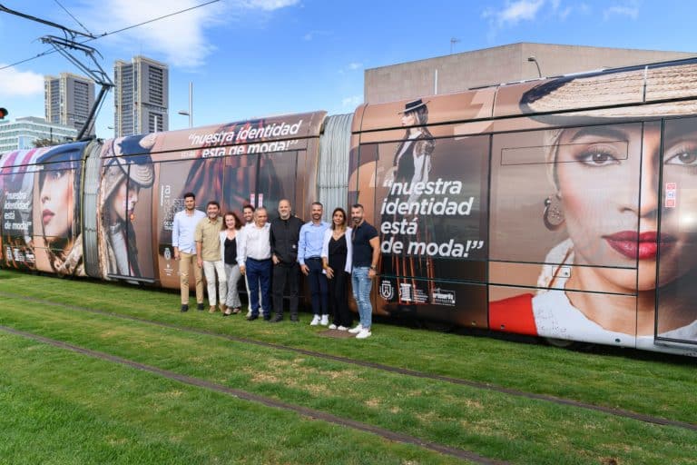 FOTO FAMILIA TRANVÍA