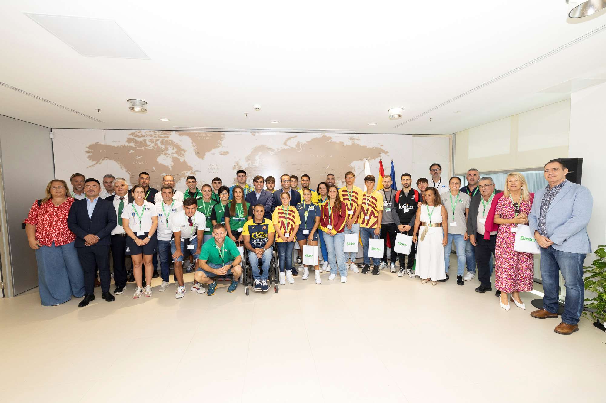 FOTO. Binter y el Gobierno de Canarias impulsan los desplazamientos nacionales de los equipos deportivos federados de las islas (2)