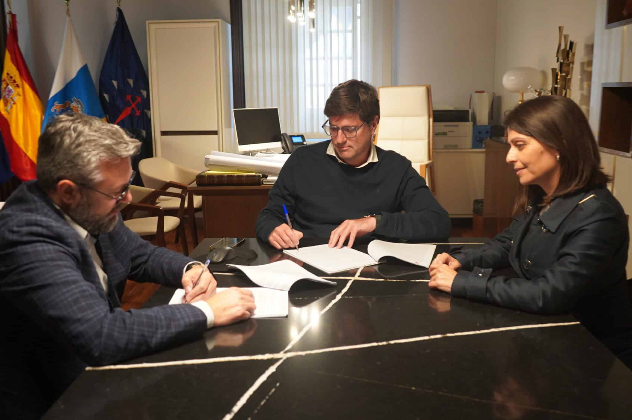 Firma del encargo de las obras a GESPLAN
