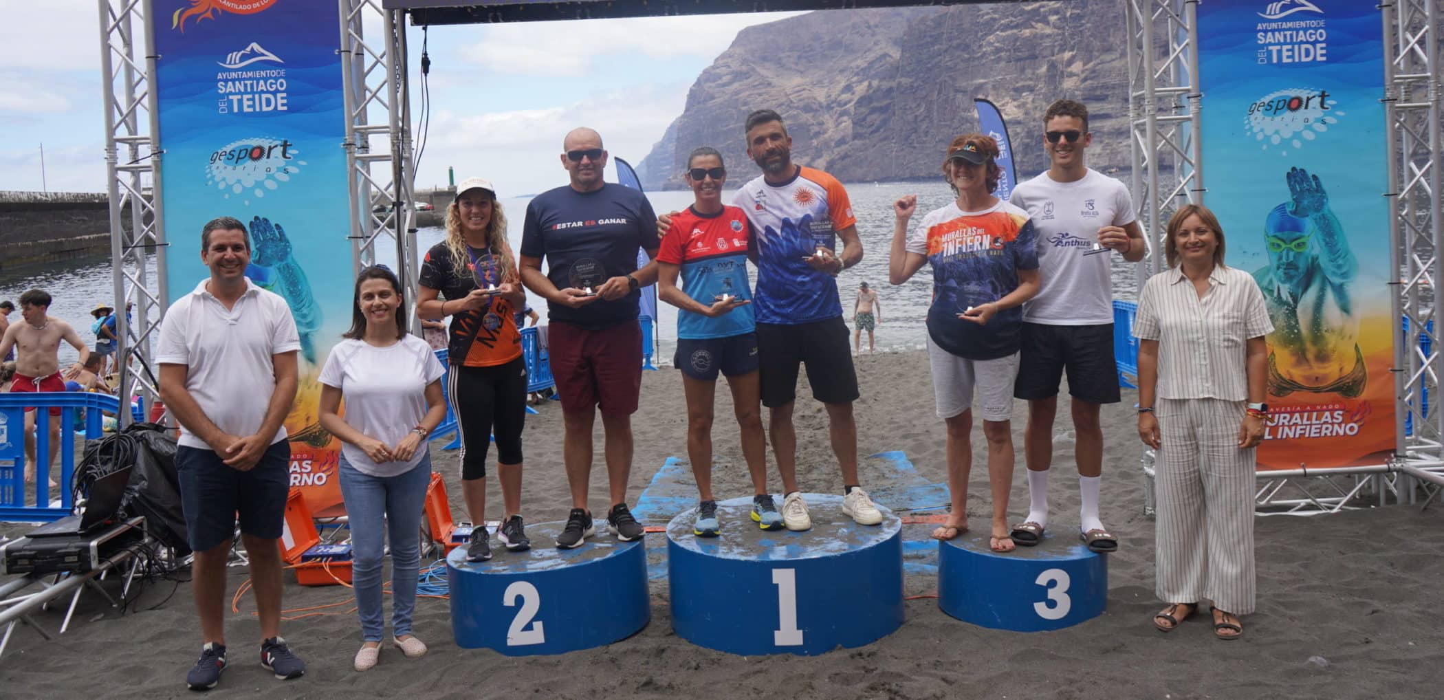 Podium masculino y femenino general distancia 6,5 km