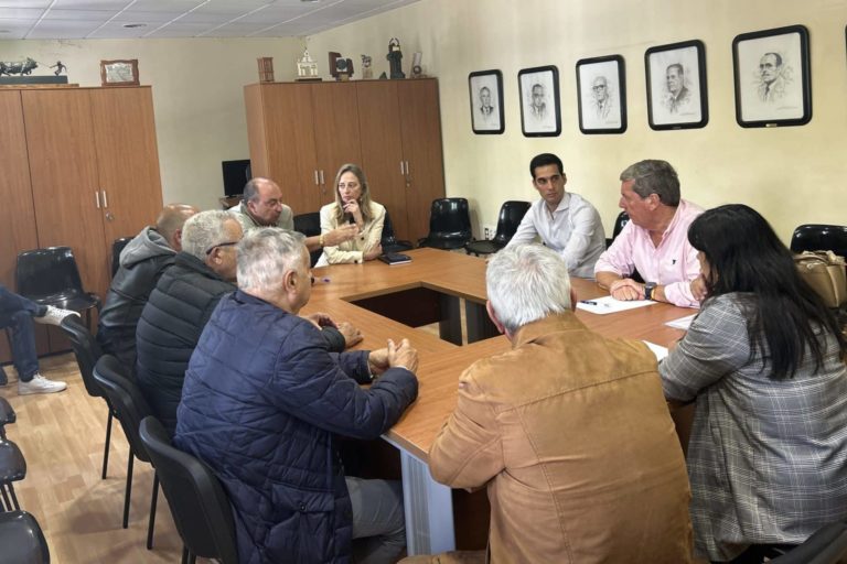 Reunión con representantes del sector agrícola y ganadero_entre ellos_de la Cooperativa La Candelaria
