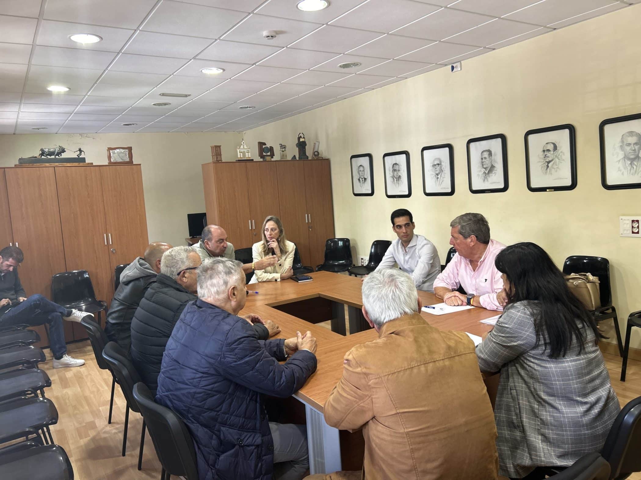 Reunión con representantes del sector agrícola y ganadero_entre ellos_de la Cooperativa La Candelaria