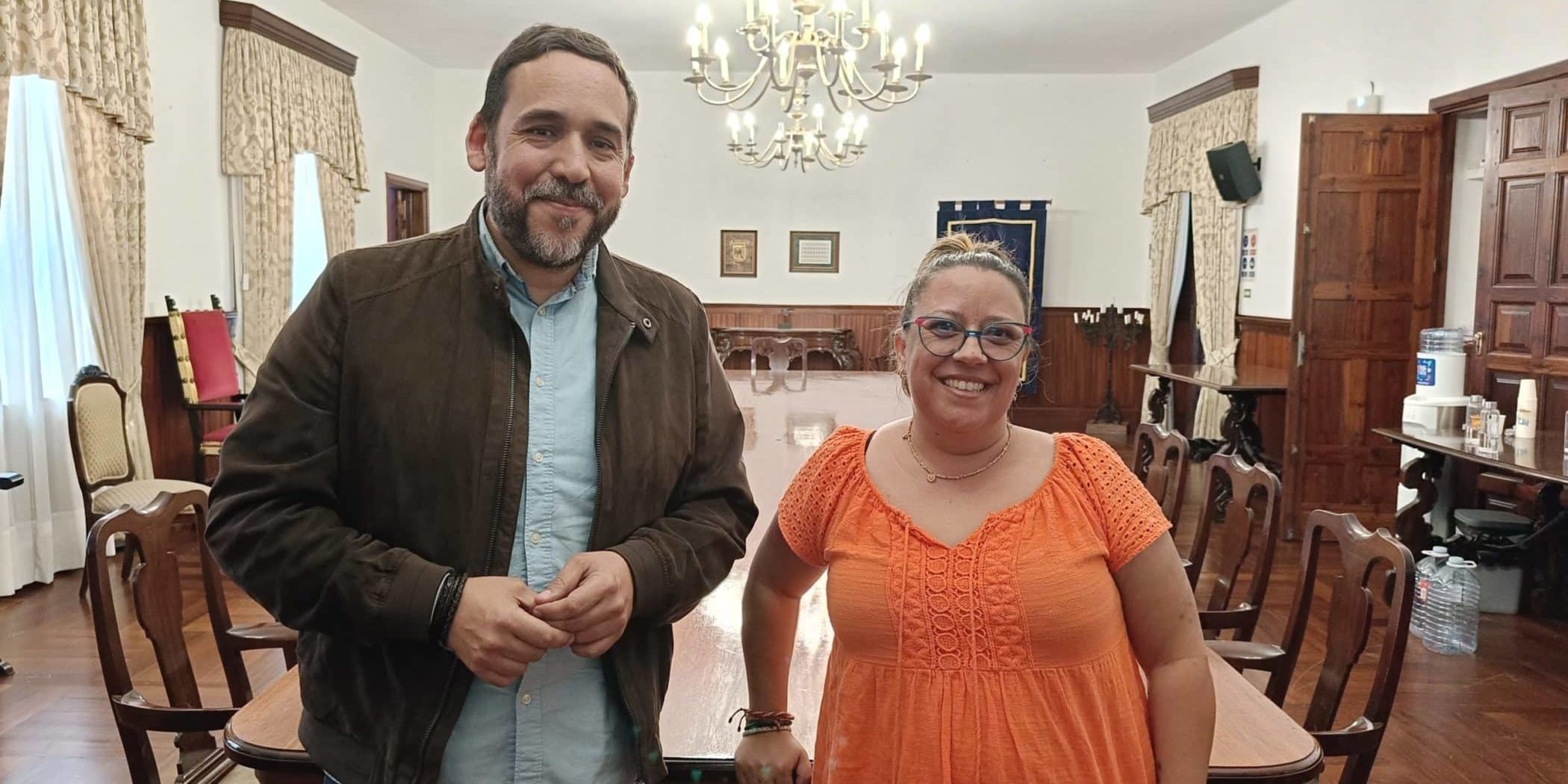 Rubens Ascanio e Idaira Afonso en la sala prepleno