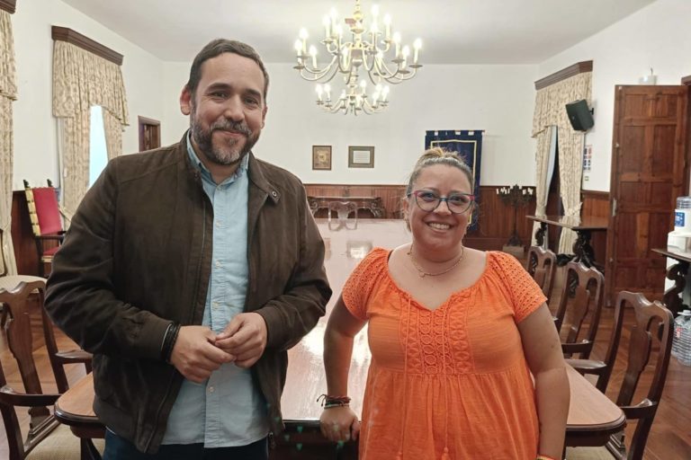Rubens Ascanio e Idaira Afonso en la sala prepleno