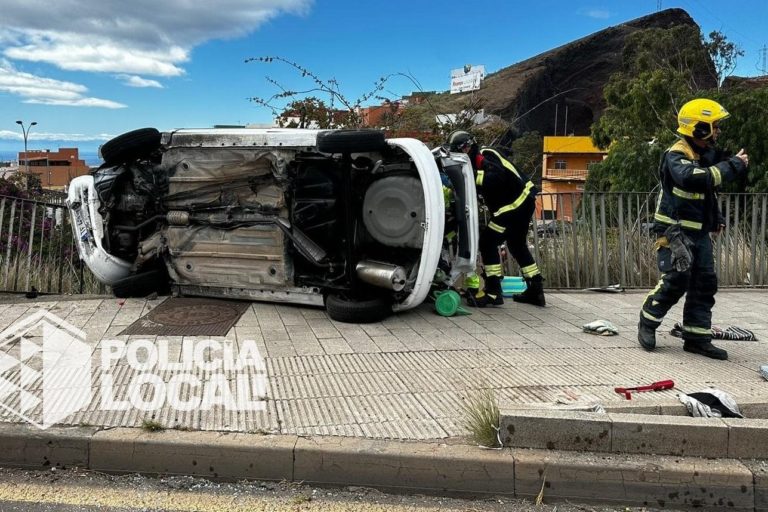 VUELCO DE UN VEHÍCULO EN TACO1 10-6-24