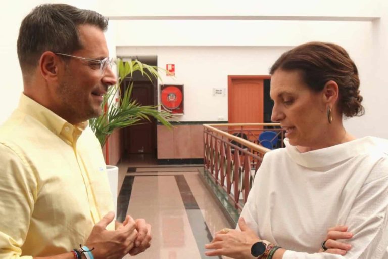 Visita directora insular Patrimonio Cabildo Isabel de Esteban y alcalde
