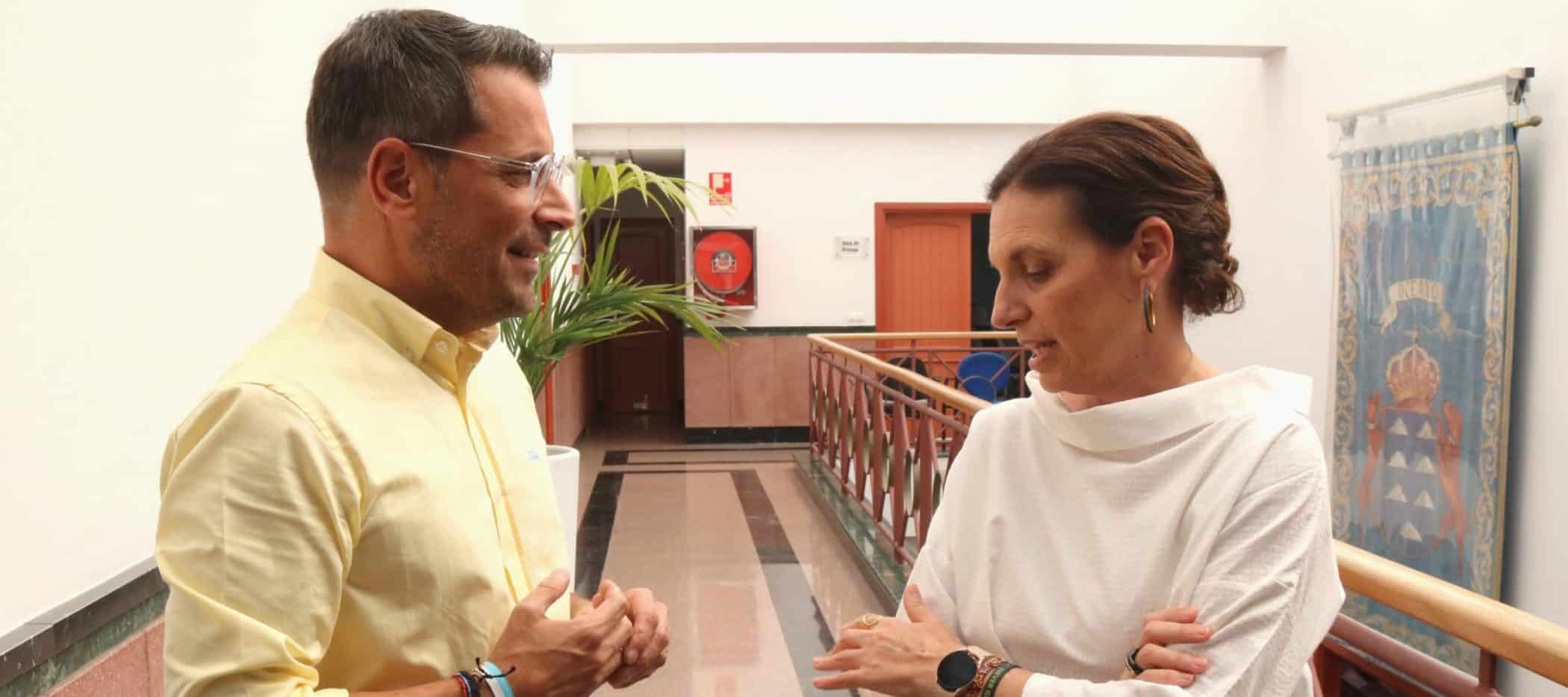 Visita directora insular Patrimonio Cabildo Isabel de Esteban y alcalde