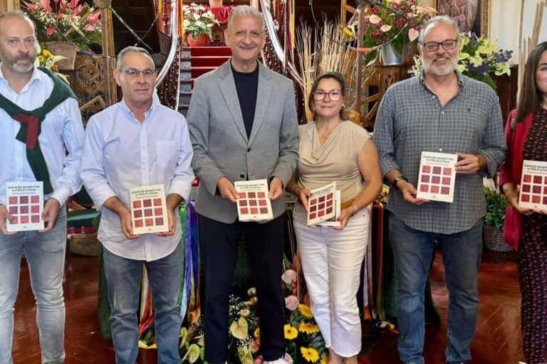 presentación del libro por el XL aniversario