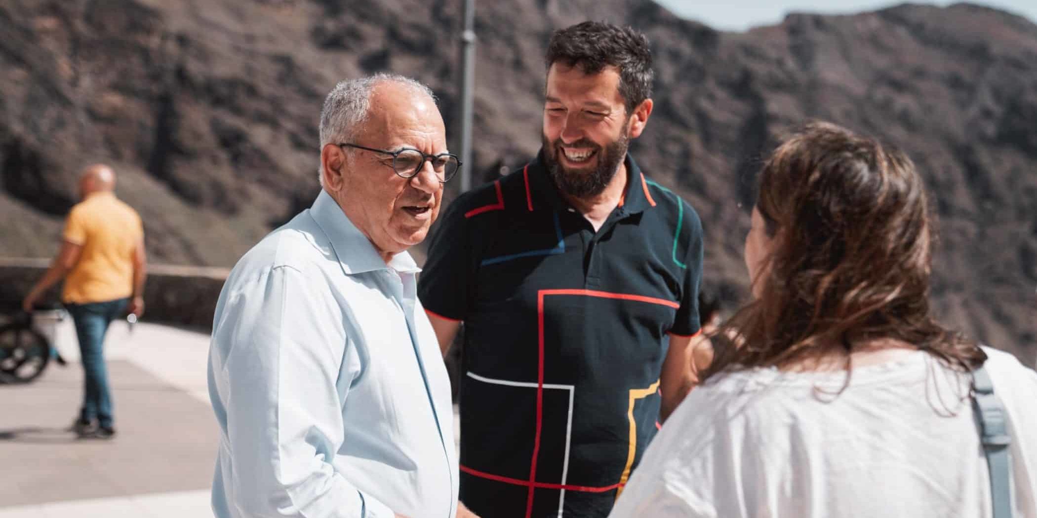 120724 El presidente del Cabildo, Casimiro Curbelo, junto al director general de la productora Portocabo, Alfonso Blanco
