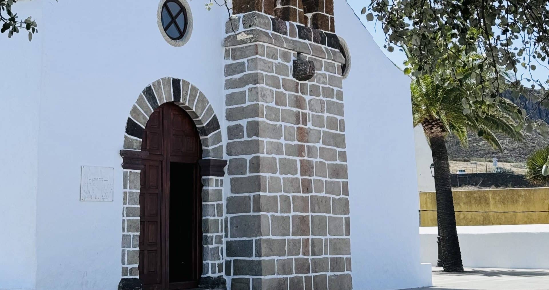 310724 Pórtico de la Iglesia de Chipude