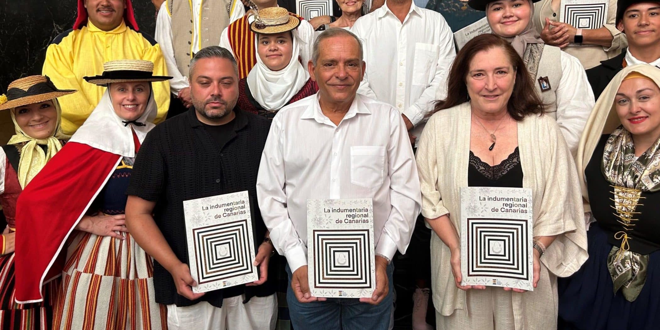 LIBRO INDUMENTARIA 001