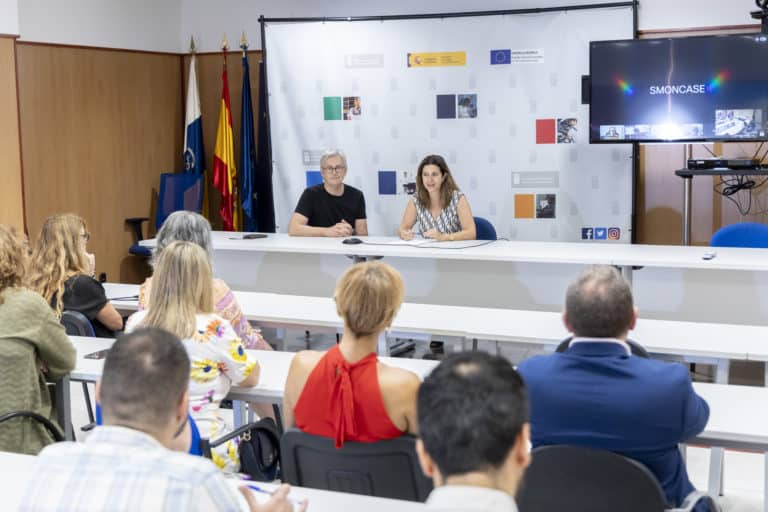 Reunion Empleo 014}