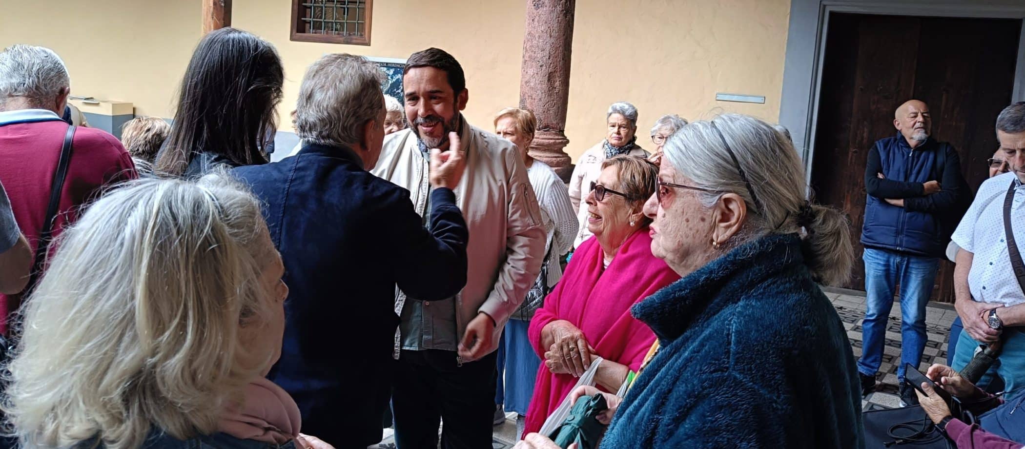 Rubens Ascanio con vecinos