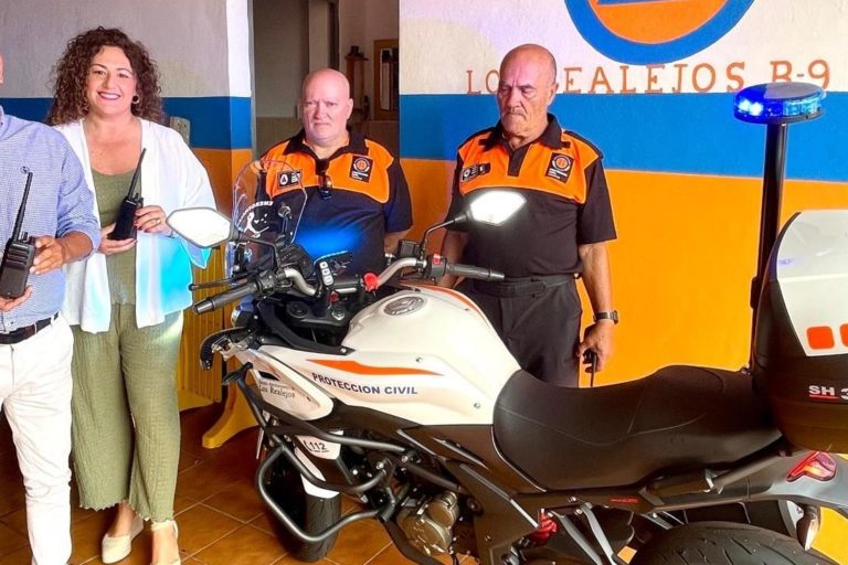 120824 Nueva motocicleta y dispositivos telecomunicaciones tetra para Protección Civil