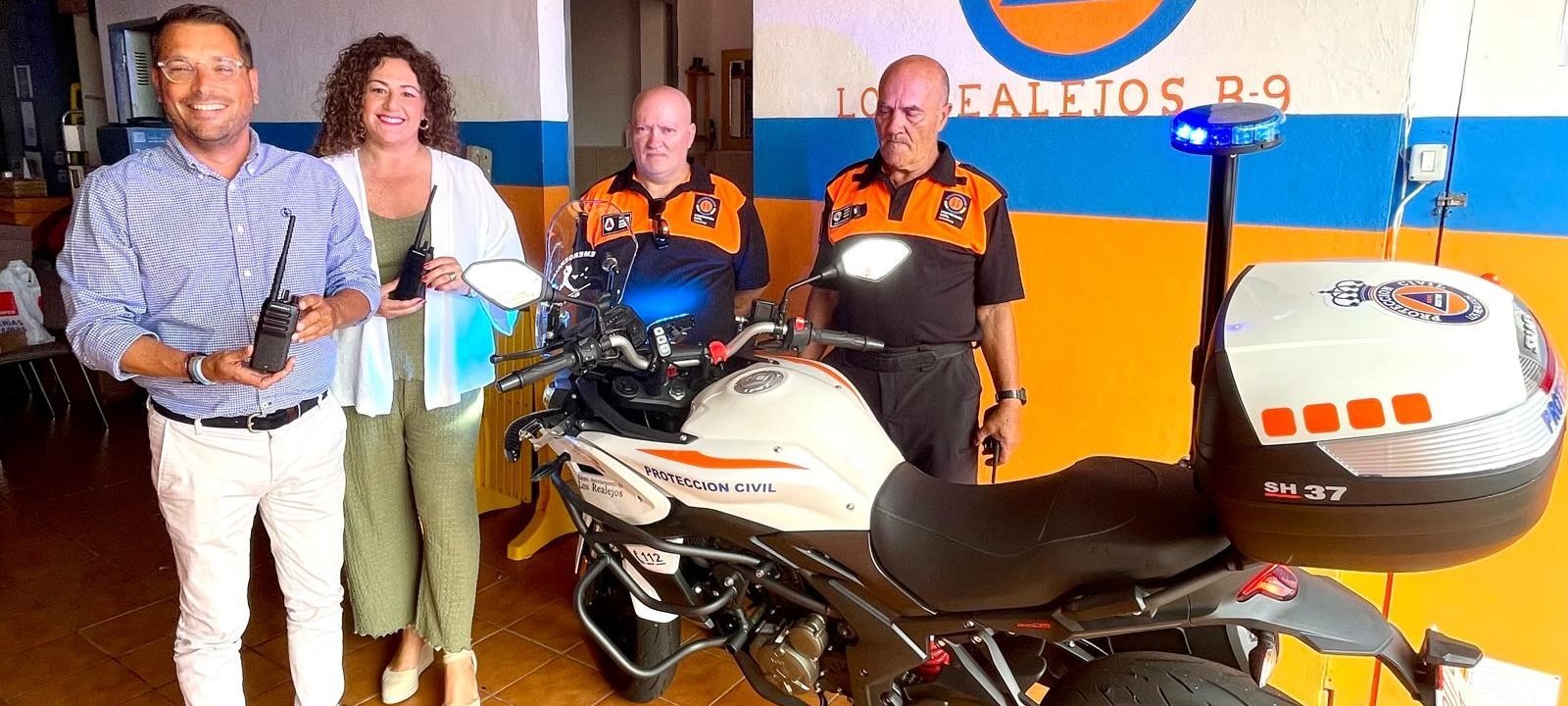 120824 Nueva motocicleta y dispositivos telecomunicaciones tetra para Protección Civil