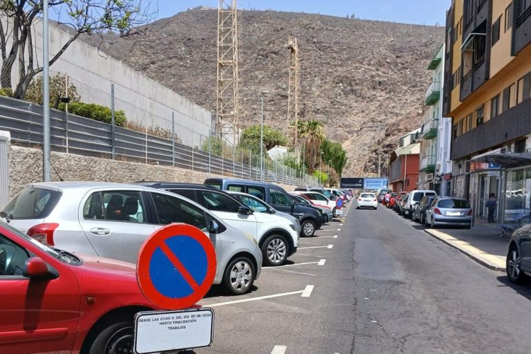 240828 Lateral del campo de fútbol de La Salud 2